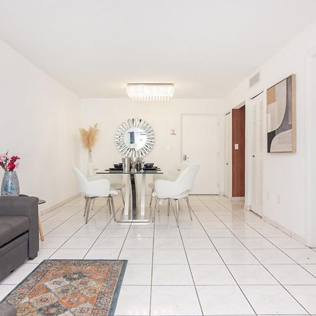 One Bedroom Apartment - With Parking & Balcony - Heart Of Wynwood Маями Екстериор снимка