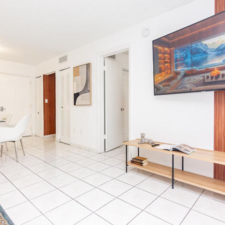 One Bedroom Apartment - With Parking & Balcony - Heart Of Wynwood Маями Екстериор снимка