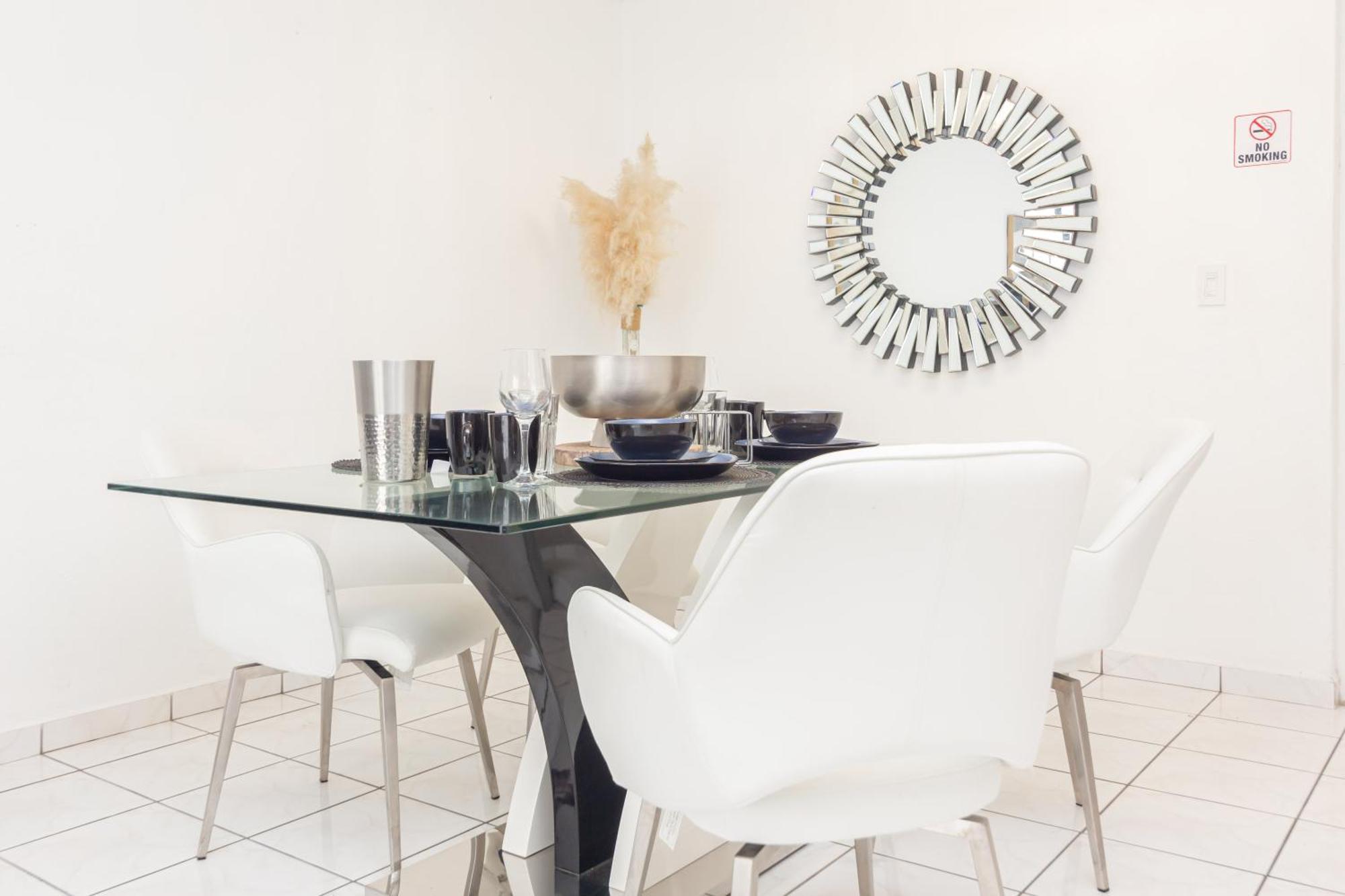One Bedroom Apartment - With Parking & Balcony - Heart Of Wynwood Маями Екстериор снимка