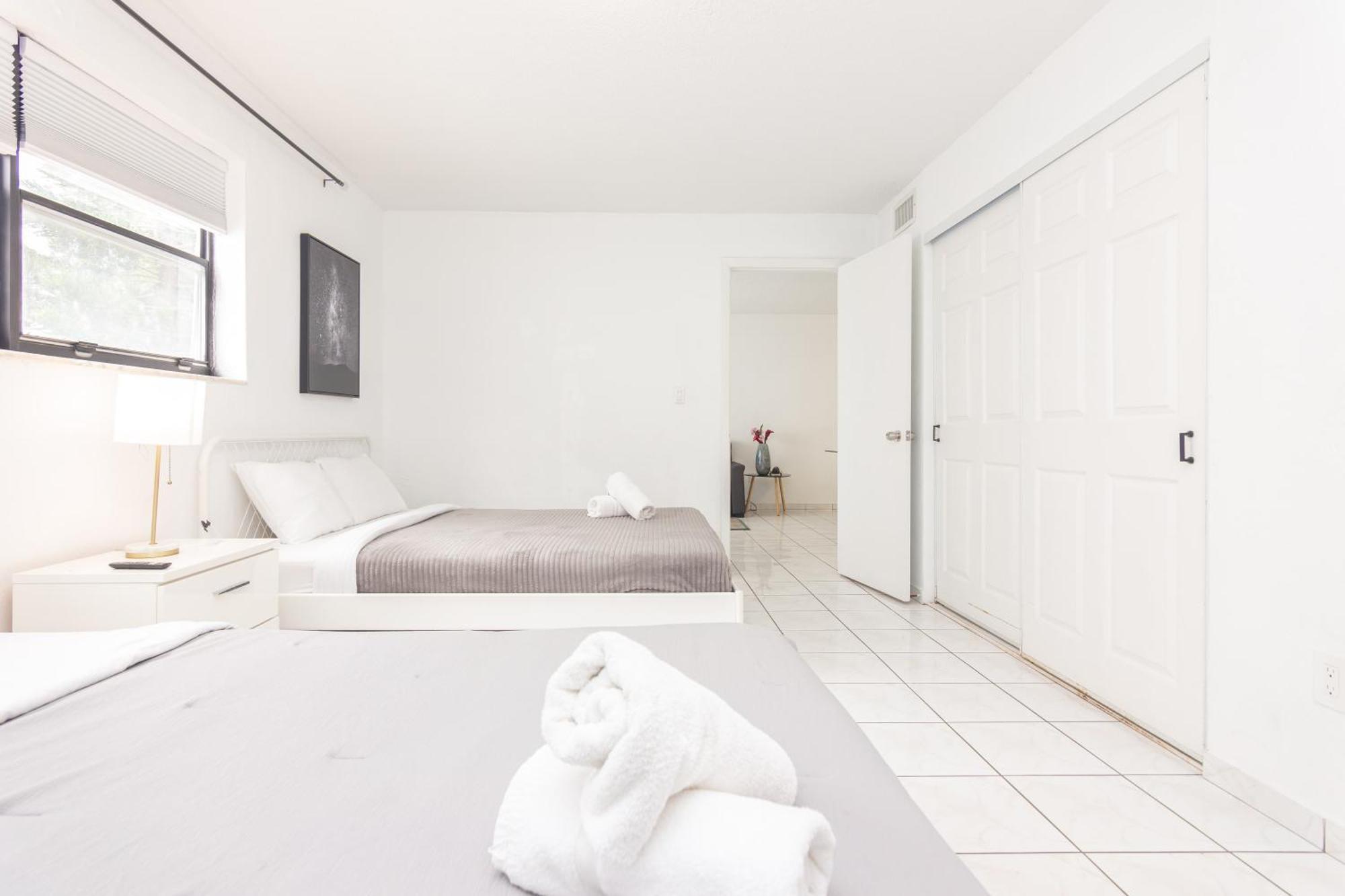 One Bedroom Apartment - With Parking & Balcony - Heart Of Wynwood Маями Екстериор снимка