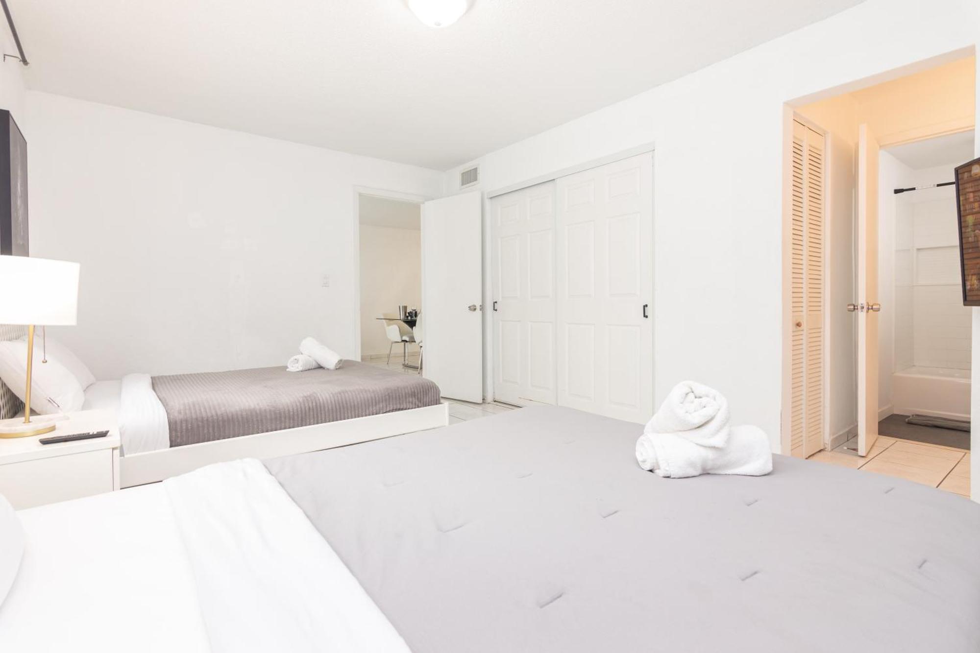 One Bedroom Apartment - With Parking & Balcony - Heart Of Wynwood Маями Екстериор снимка