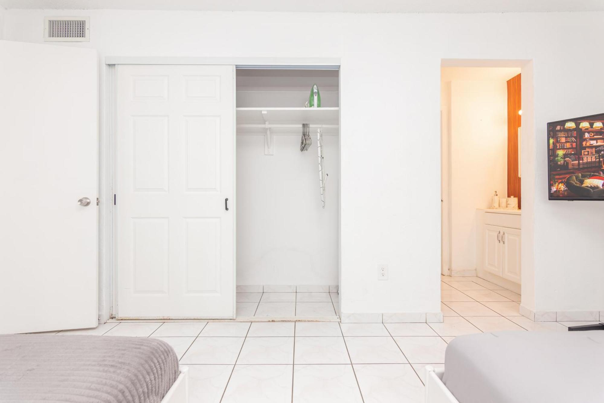 One Bedroom Apartment - With Parking & Balcony - Heart Of Wynwood Маями Екстериор снимка