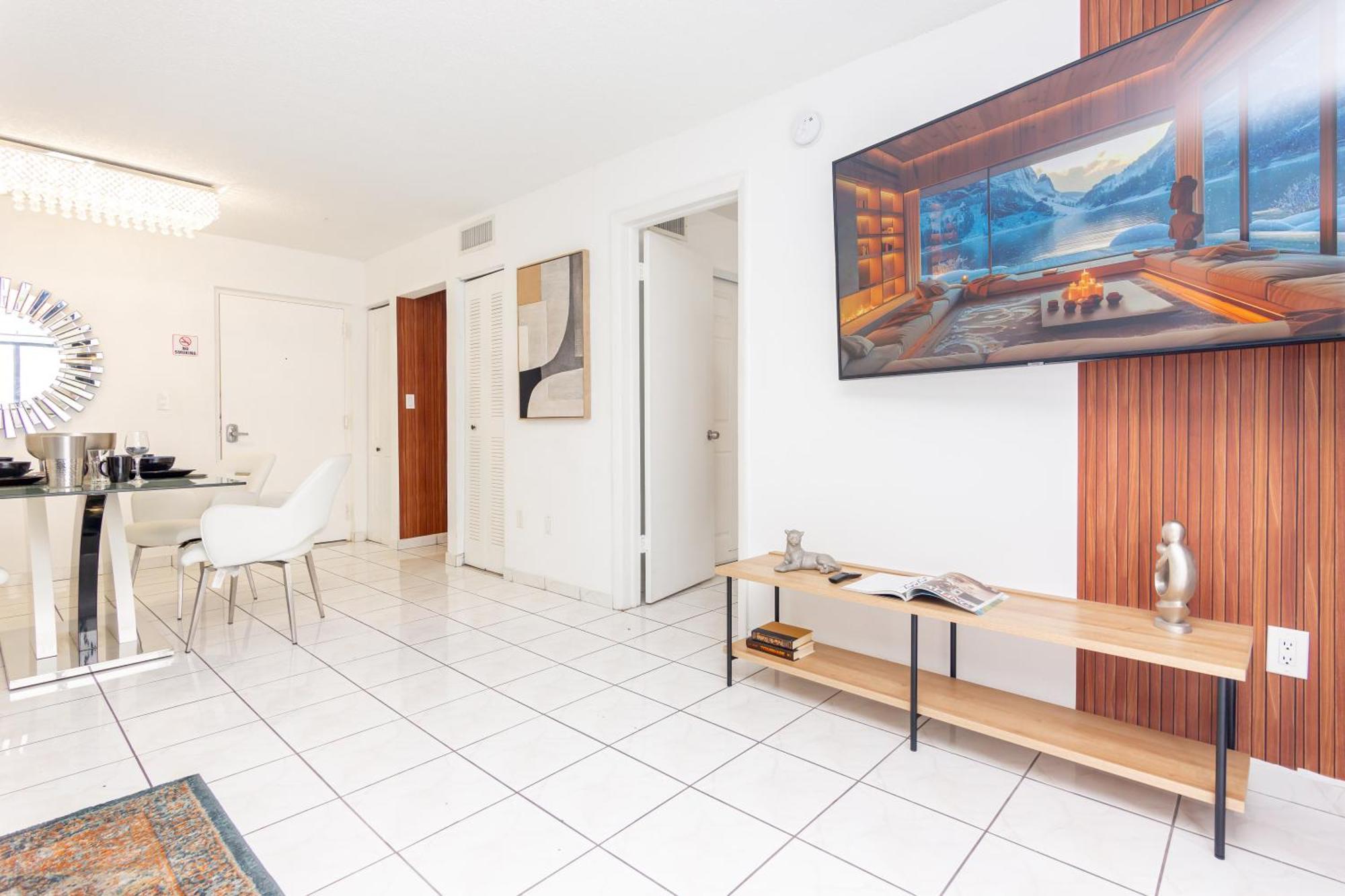 One Bedroom Apartment - With Parking & Balcony - Heart Of Wynwood Маями Екстериор снимка
